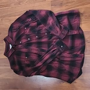 Maroon & Black Plaid Button Down Long Sleeve Top. Size Large. L.A Hearts Brand
